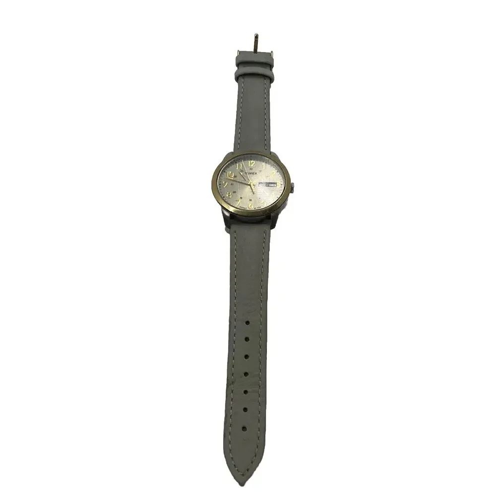 Timex Woman’s South Street Watch 36mm Silver Tone Day Date New Battery Leather